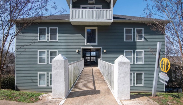 Ridge Retreats - Groups/6 units/King Beds/Parking