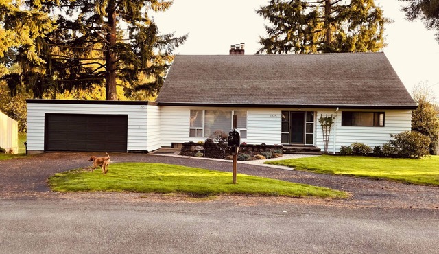 Ridgefield Spacious Country-Side Home