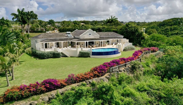 Ridgefront 4 Bedroom Villa on the beautiful west coast