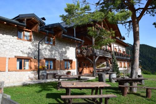 Rifugio Predaia Ai Todes'ci