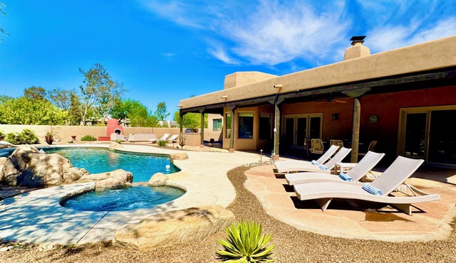 Rincon Shadows: Southwest Retreat with 4 Bedrooms, Private Yard & Pool in Tucson