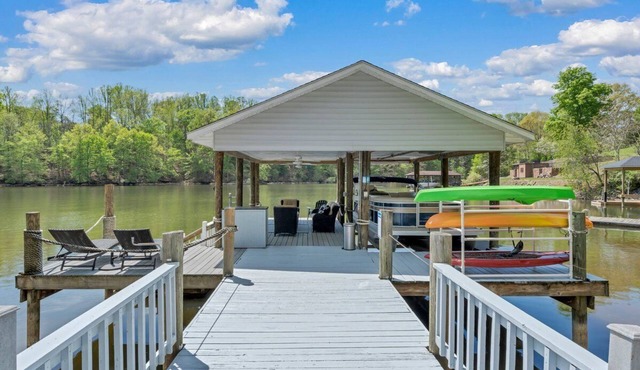 Ripple in Still Water - 5 bedroom with private dock!