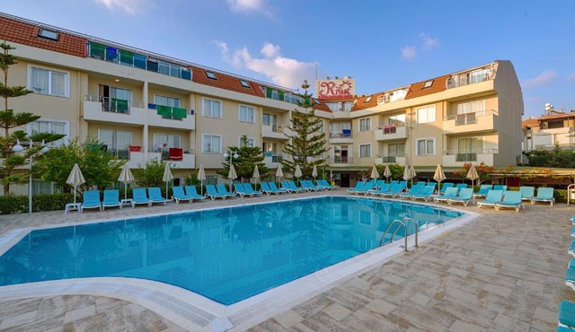 Risus Hotel Side