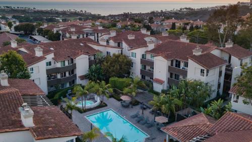 Ritz Pointe Condo by AvantStay