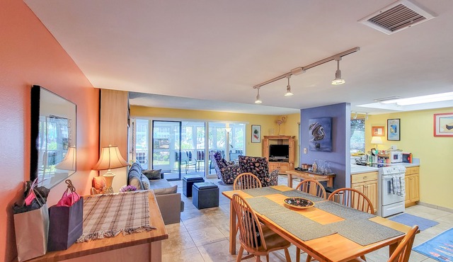 River Bend Resort - Pool/River View 1BR #A101