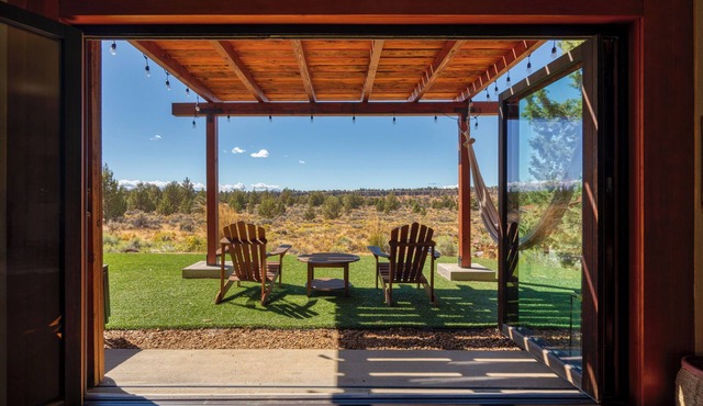 River Canyon Eco-Barn - On 50 Acres Near Smith Rock