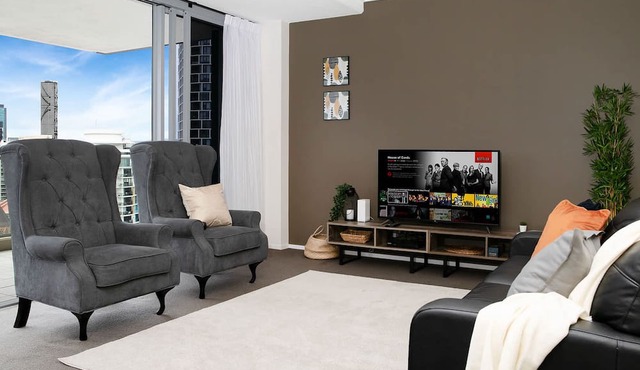 River & City Views | Brisbane CBD Family Apartment