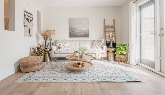 River Front 3 Bedroom Townhome -Newly Renovated!