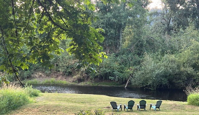 River house. Charming 3-bedroom house on the Mohawk River, Springfield, OR.