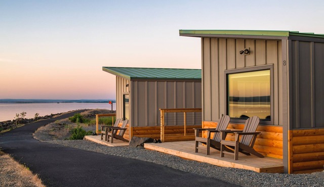 River Lodge And Grill