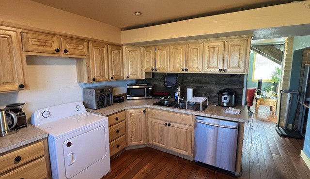 RIVER LODGE- This property has shared living space and perfect for business stay