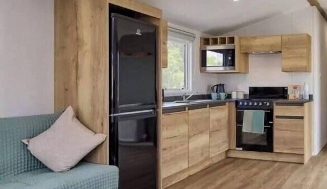 River Meadows Retreat. Contemporary, spacious caravan. 3 Bedroom, sleeps 8