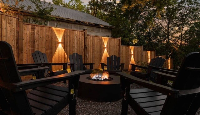 River Retreat | Spa + Waterfront + Fire + Sauna