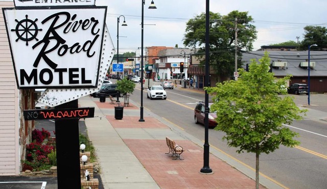 River Road Motel
