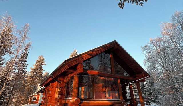 River's Whisper Cottage - Christmas Retreat