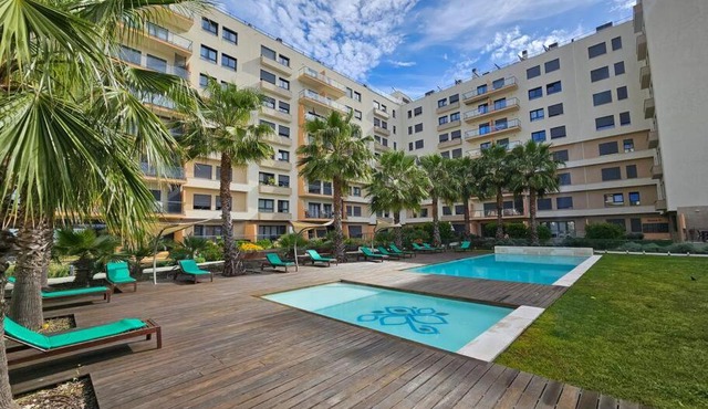 River Terrace & Pool View - Seixal