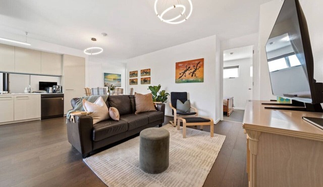 River Torrens Retreat—Between the CBD & Parklands