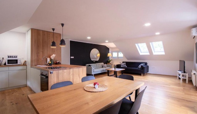 River Valley Vista Apartment