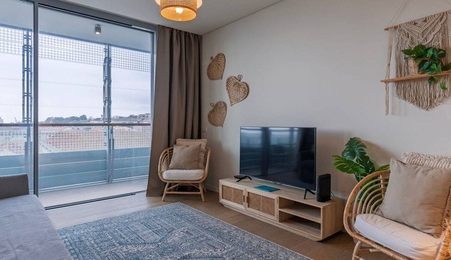 River View 1BDR Apartment by LovelyStay