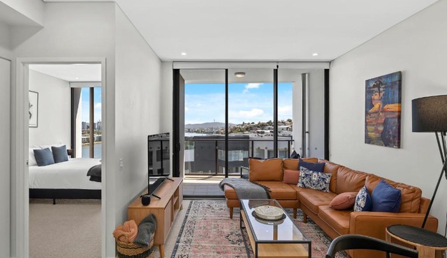 River View 1BR with Amazing Rooftop Pool & Parking