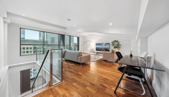 River View 2 bed 2 bath Penthouse Canary Wharf