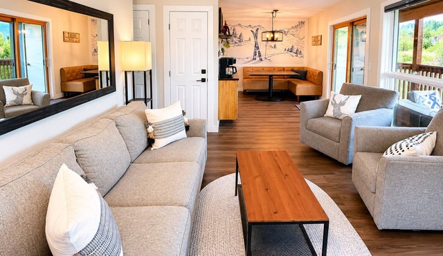 River View Chalet - Ski, Bike, & Relax in Fraser