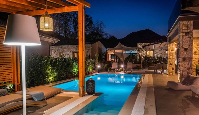 River Villas Elite - Three Bedroom Villa, Sleeps 6