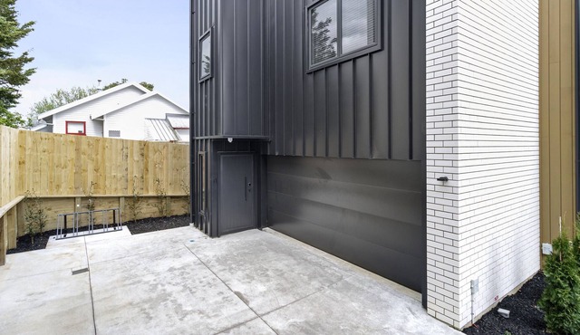 River Vista - Hamilton Holiday Townhouse