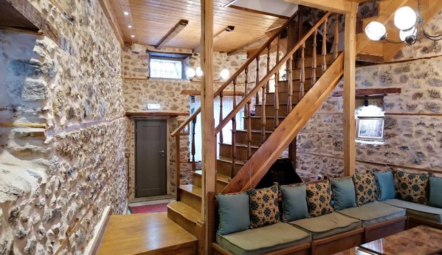 RiverBed Traditional Guest House