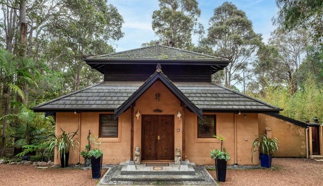 Riveresque - Private Treehouse Retreat - Spa Bath - Forest Views