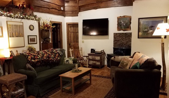 RIVERFRONT ADIRONDACK LOG CABIN