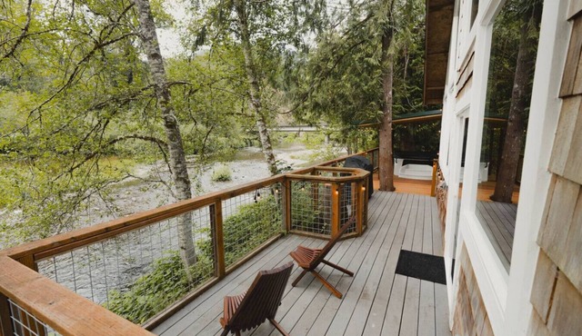 Riverfront Cabin-Hot Tub-Firepit-BBQ-Tilton River
