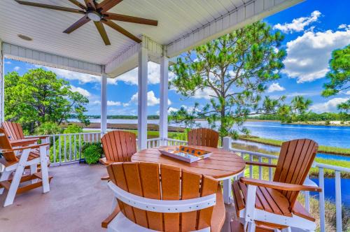 Riverfront Carrabelle Home w/Furnished Patio!
