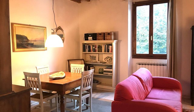 Riverfront Florence Appartment Great quality/price Easy Parking out of ZTL zone