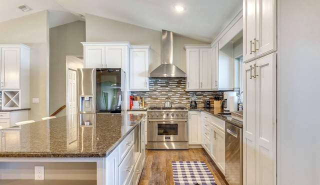 Riverfront Gibsonton Home ~ 12 Mi to Tampa!