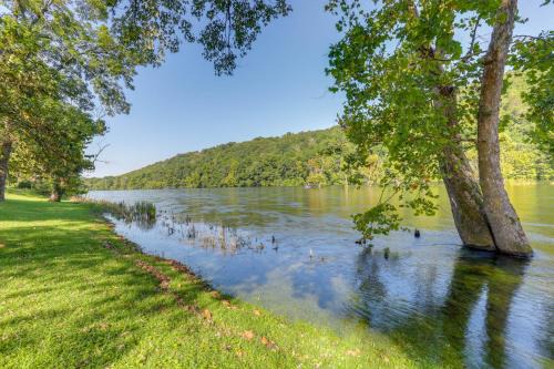 Riverfront Home w/Porches & Views in Cotter!