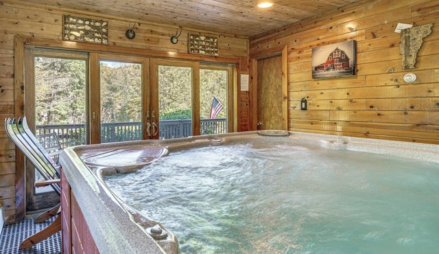 Riverfront Home w/Hot Tub Near Killington Resort