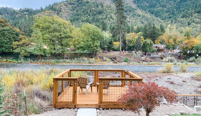 Riverfront House with hot tub, game room and more!