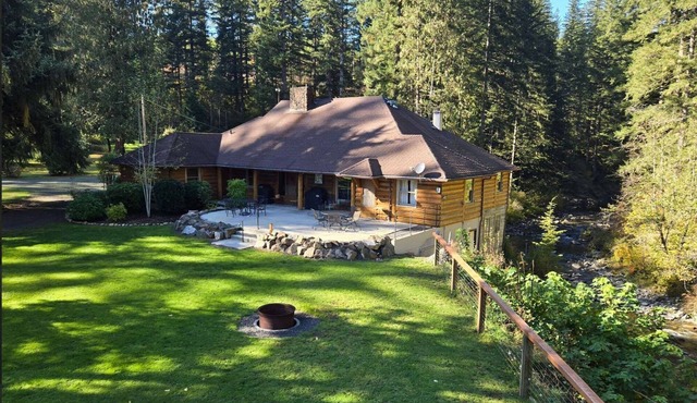 Riverfront Lodge on 200 acres in Southwest Washington