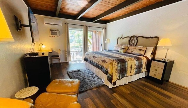 Riverfront Lodging River Room 21