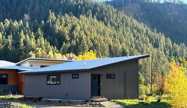 Riverfront-Lower Blanco Riverwylde - Pets welcome & AC!