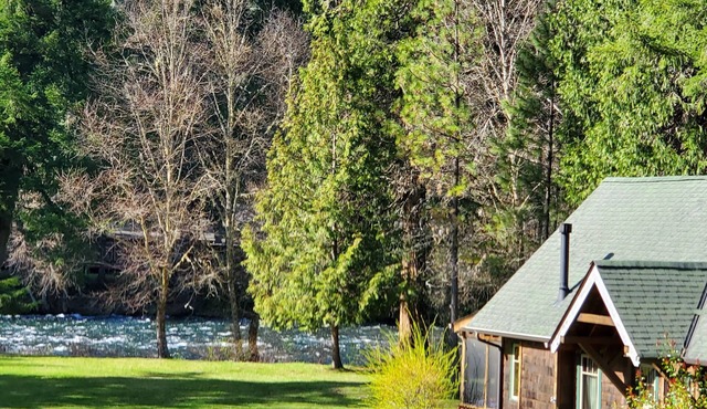 Riverfront Luxury Cabin #9 at The Log Cabin Inn