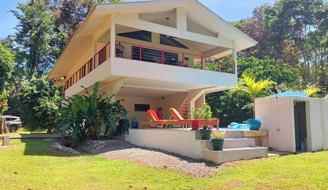 Riverfront property with private pool, close to pristine beaches. Bird watching
