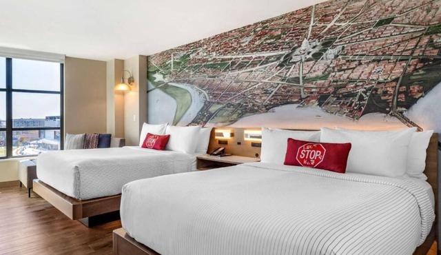 Riverfront Property Near The Wharf, Rooftop Lounge, Restaurant, Pet-Friendly