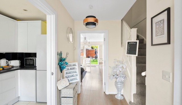 Riverfront Retreat in Reading with parking