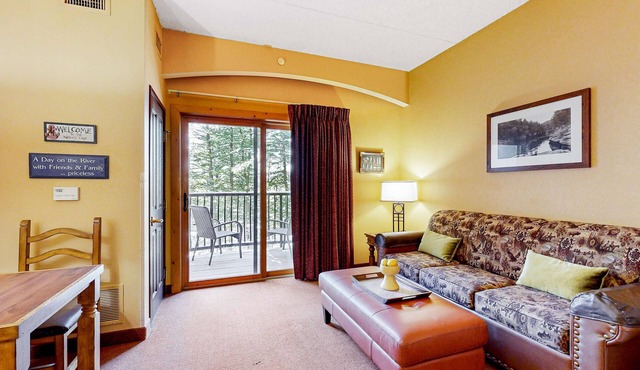 Riverfront View Resort Stay in Wisconsin Dells