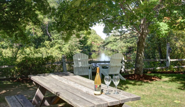Riverhouse by Weekender (Formerly Jack Daniels Inn)