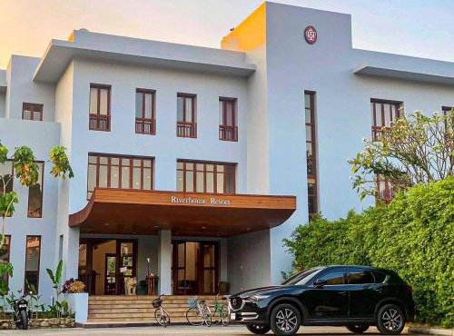 Riverhouse Resort