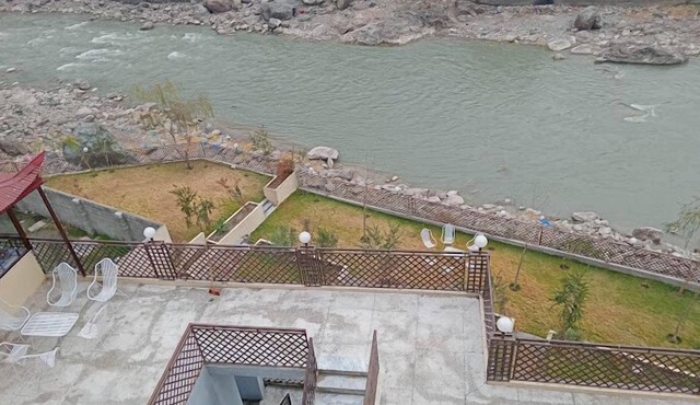 Riveria The Edge Hotel