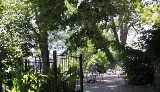 Riverside Gite